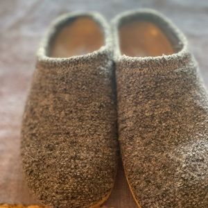 Geisswein Mens Merino Wool slip on hand soled clogs. Gray wool size 42‎ EU US 9